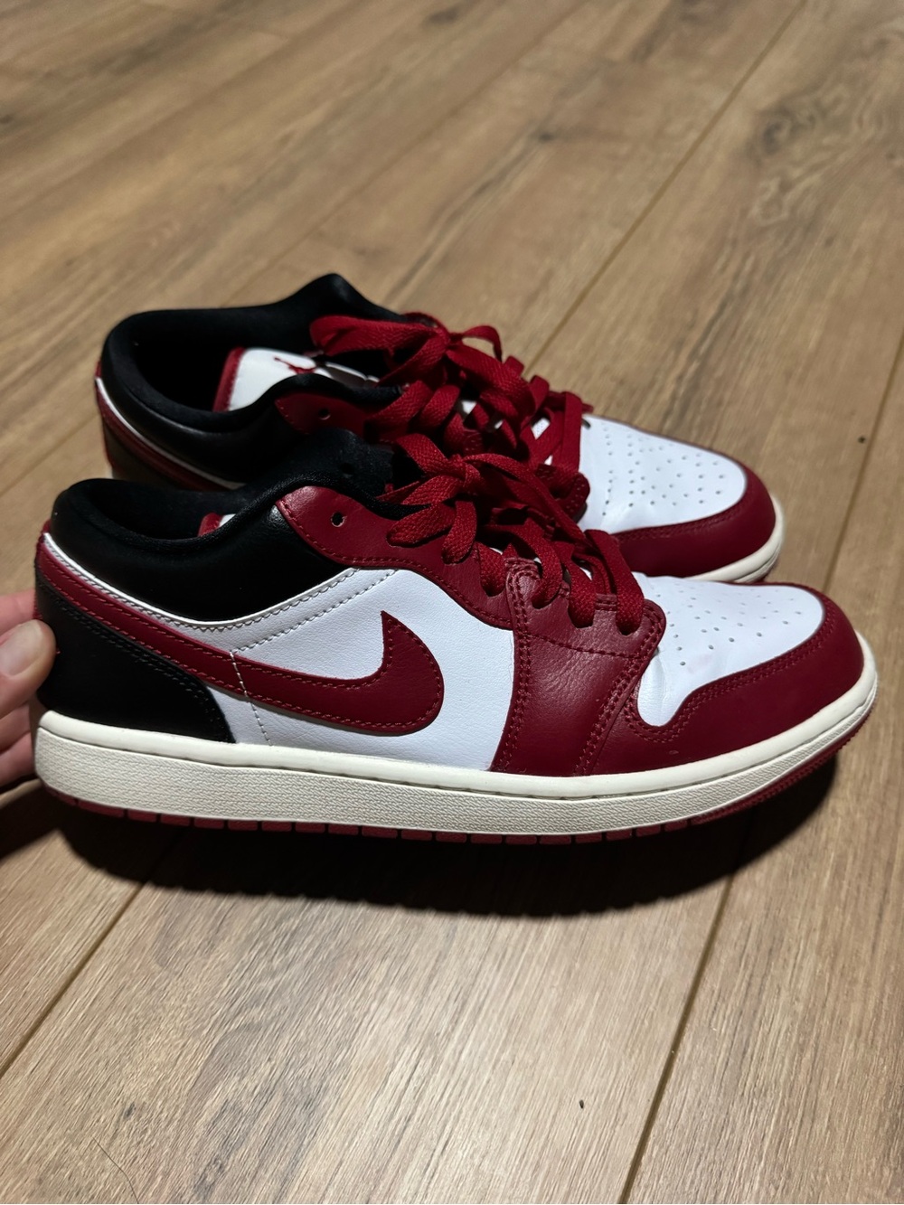 Nike Men’s Low-Top Sneaker - White / Red / Black